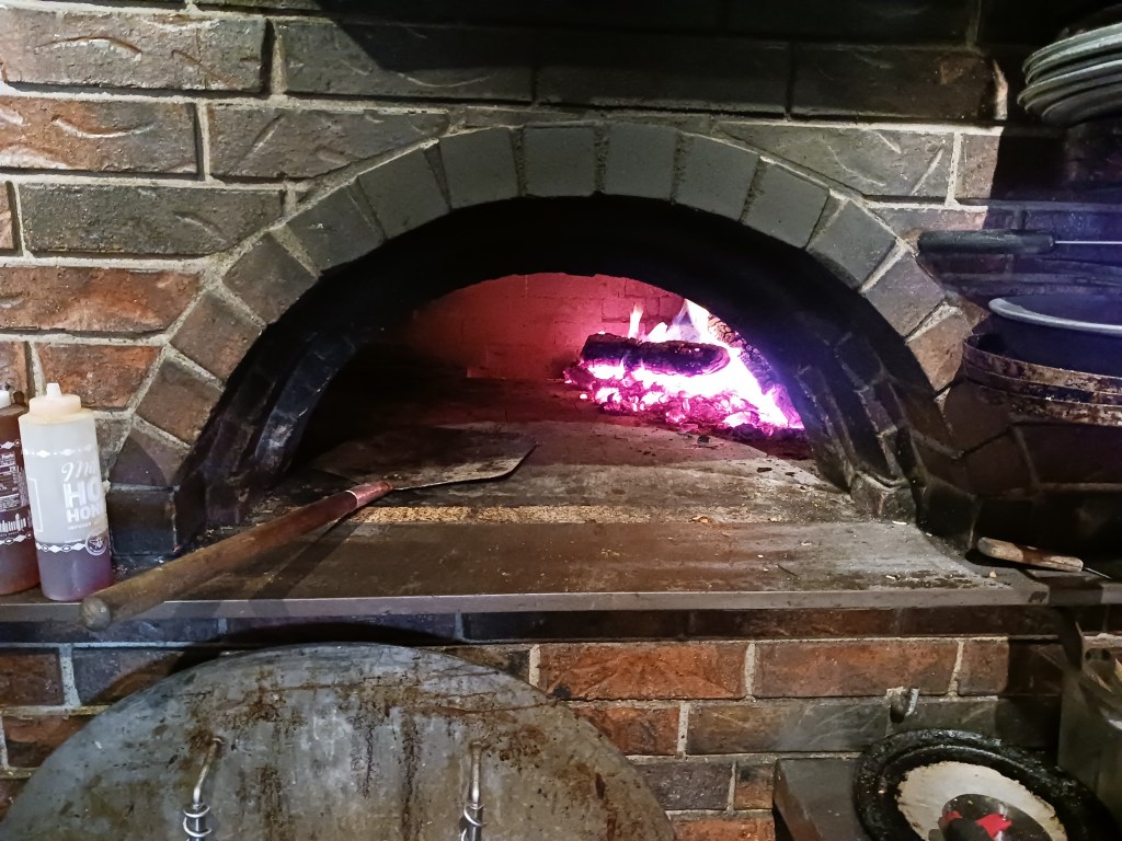 Wood fire pizza oven Joplin Missouri Pizza blog post
