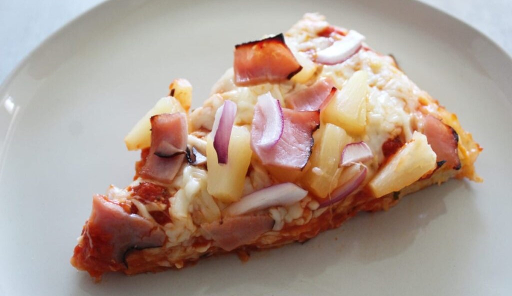 Pineapple pizza